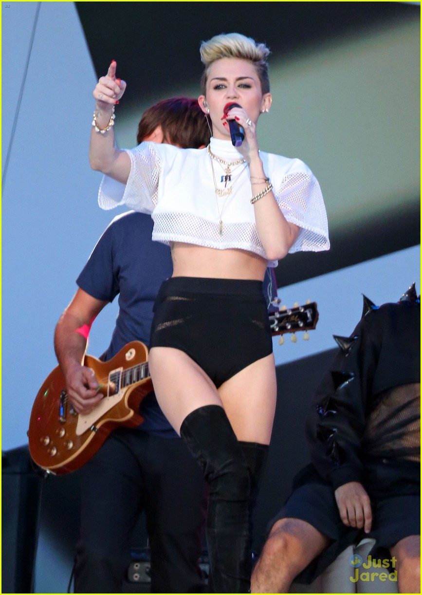 miley cyrus jimmy kimmel live performance watch now 06
