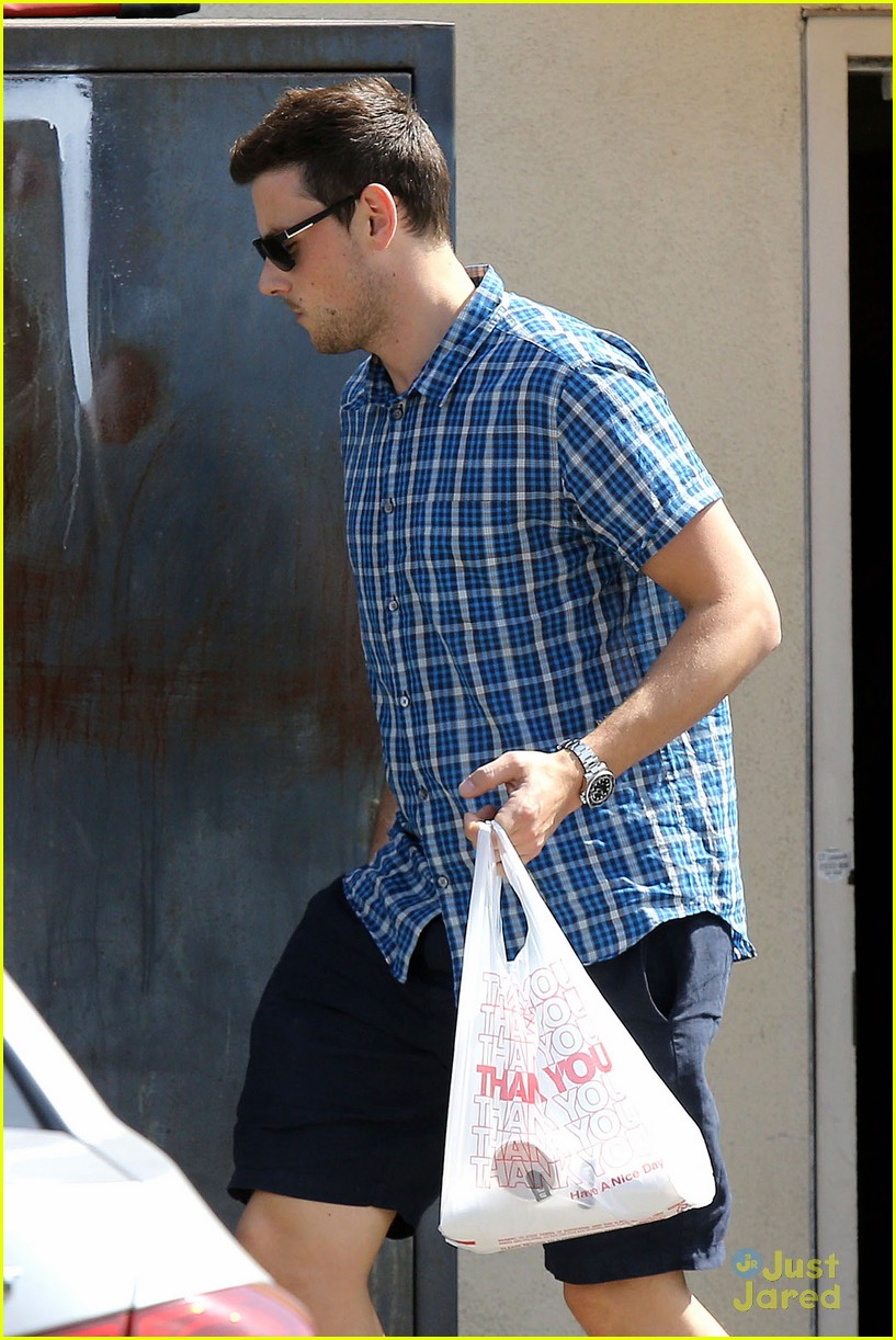 cory monteith lunch to go 03