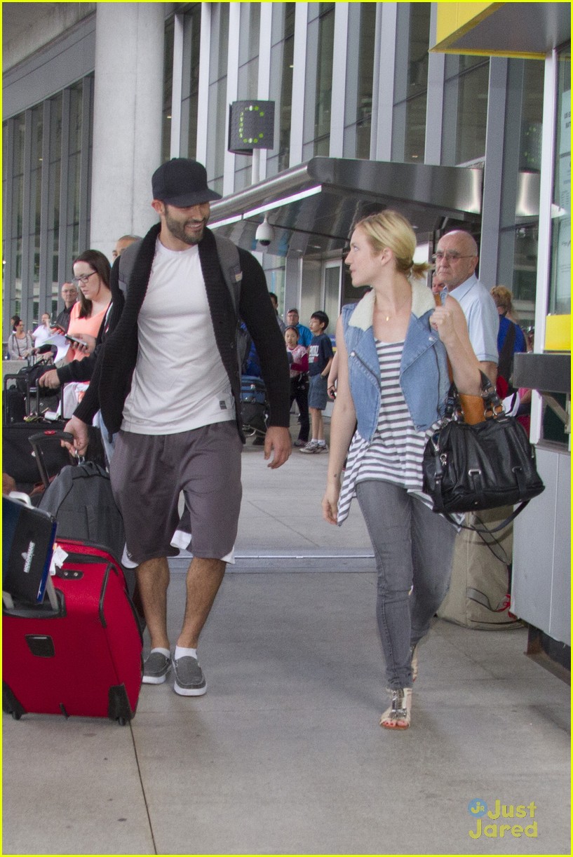 brittany snow tyler hoechlin ready for the much music awards 01