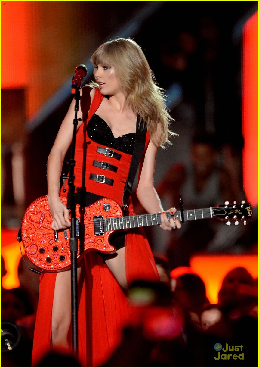 taylor swift red performance cmt music awards 2013 watch now 04