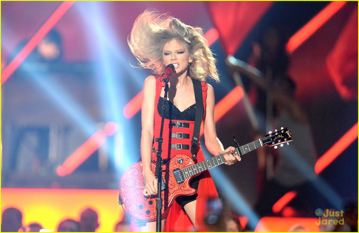 taylor swift red performance cmt music awards 2013 watch now 08