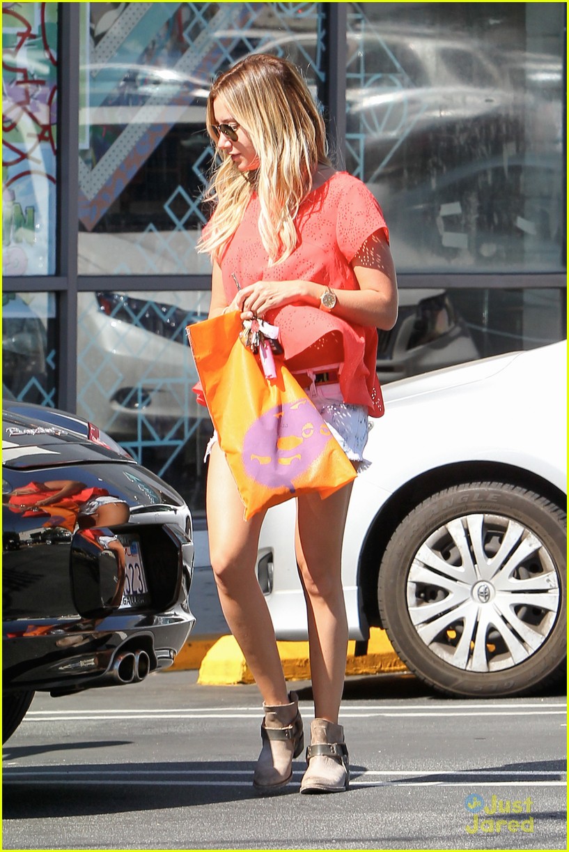 ashley tisdale urban outfitters 06