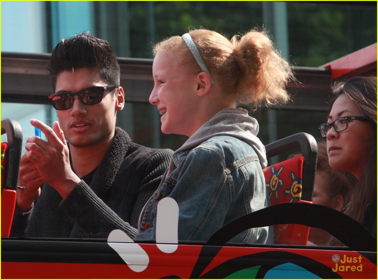 the wanted sightseein in berlin with fans 28