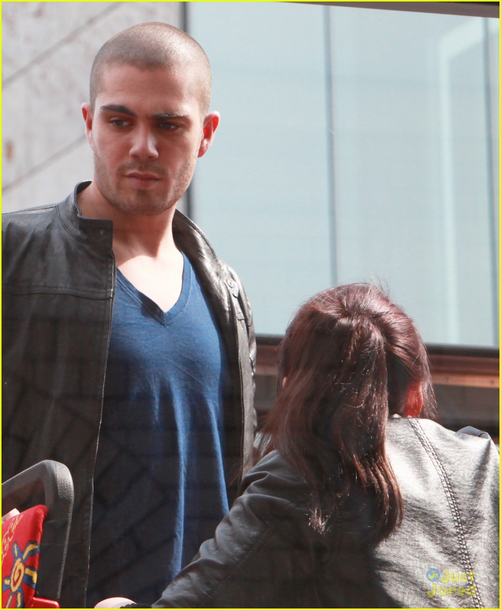 the wanted sightseein in berlin with fans 34