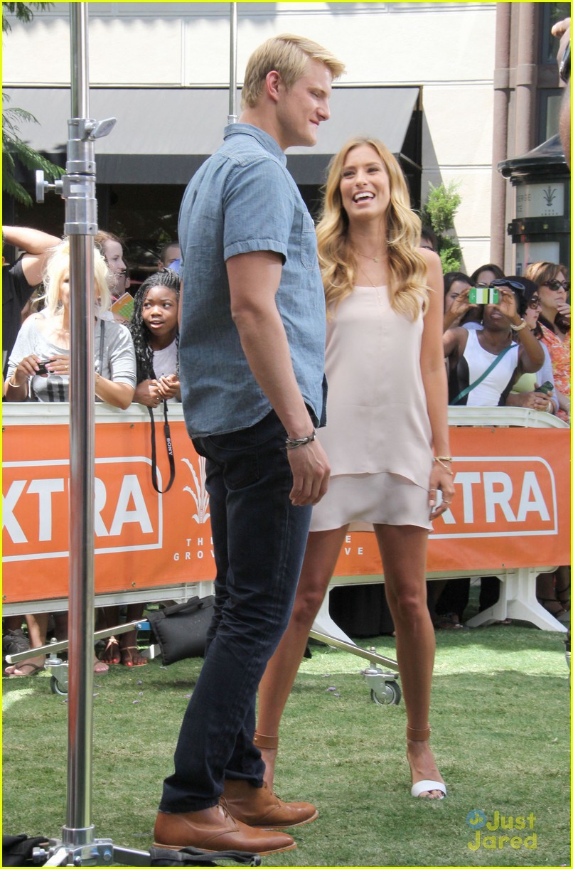 alexander ludwig extra appearance at the grove 03