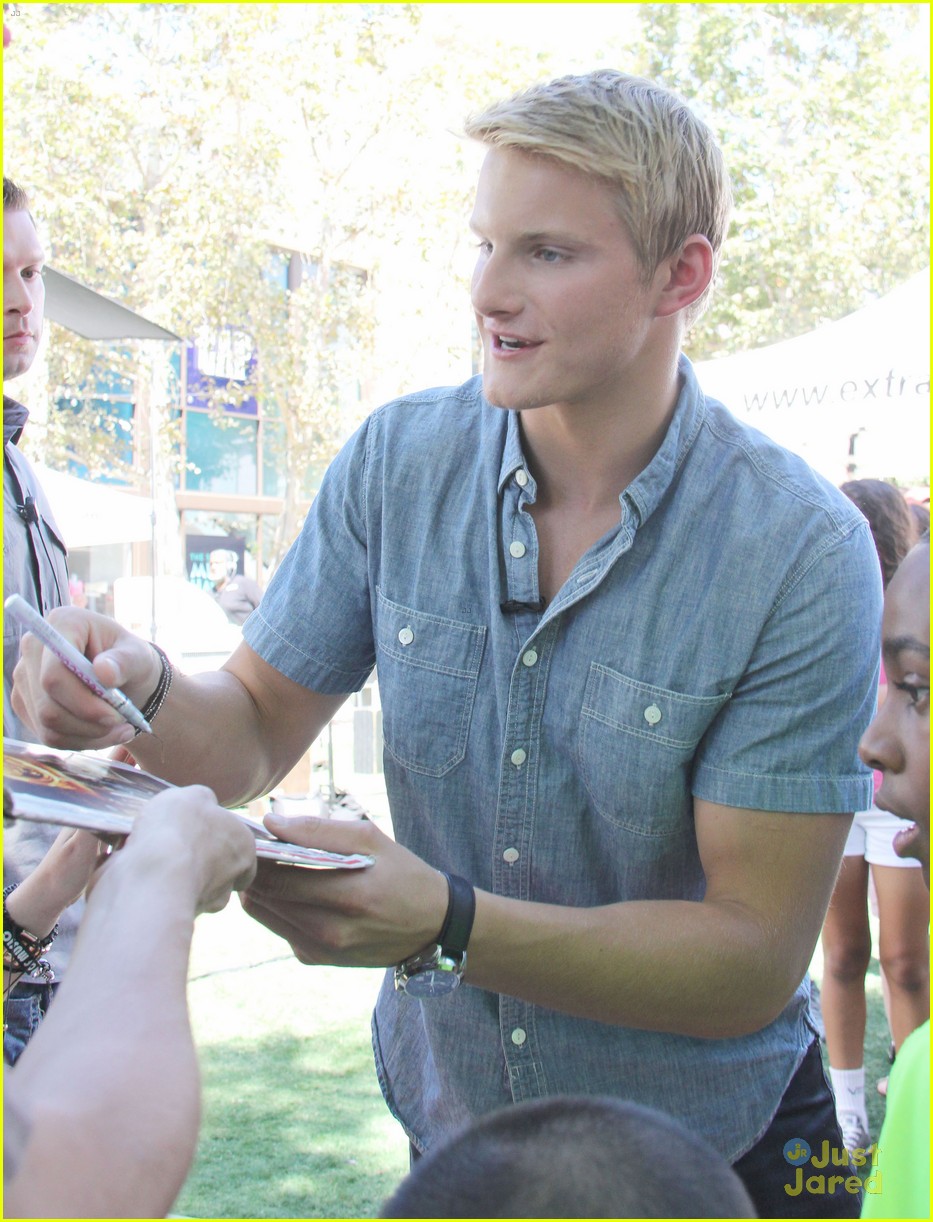 alexander ludwig extra appearance at the grove 04