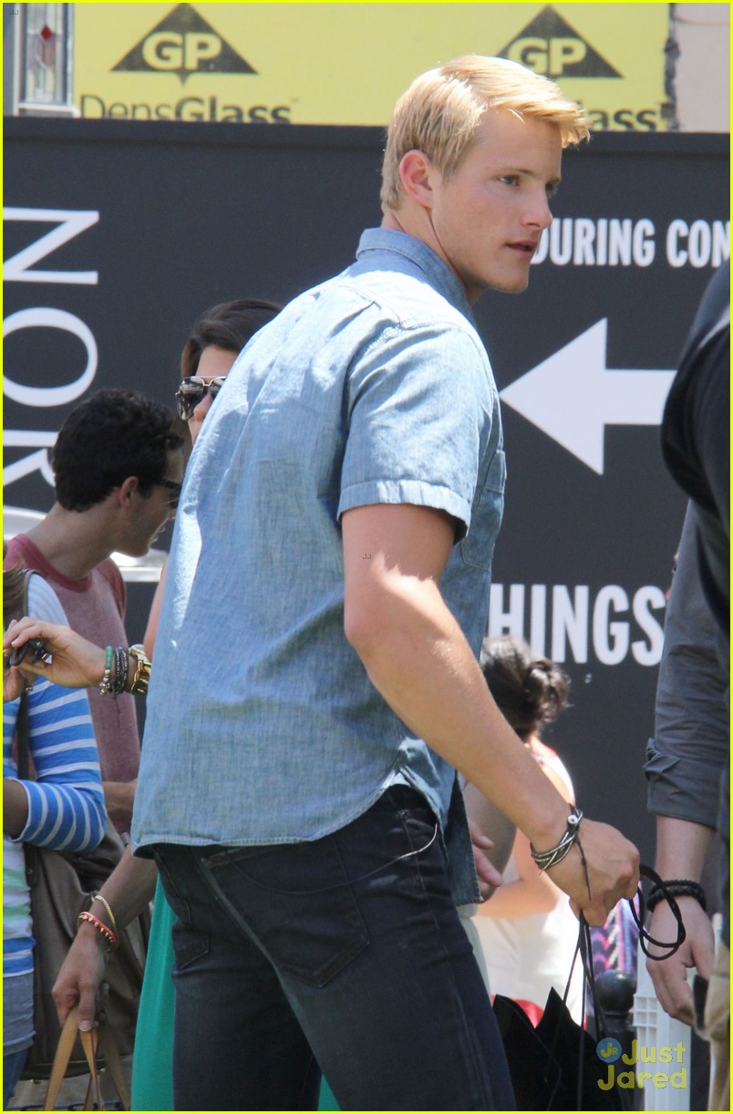 alexander ludwig extra appearance at the grove 10