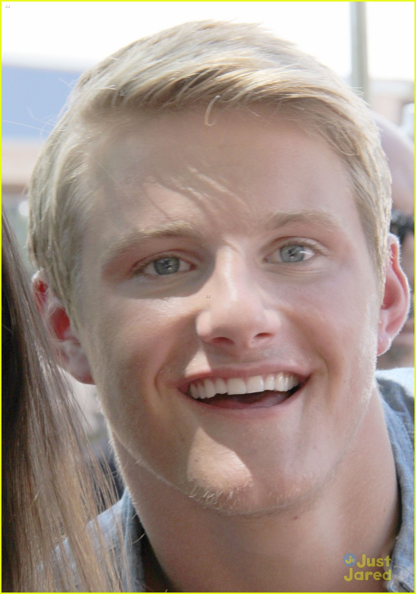 alexander ludwig extra appearance at the grove 13