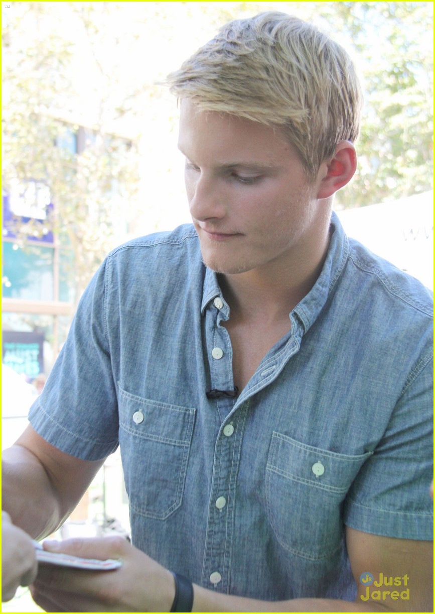alexander ludwig extra appearance at the grove 14