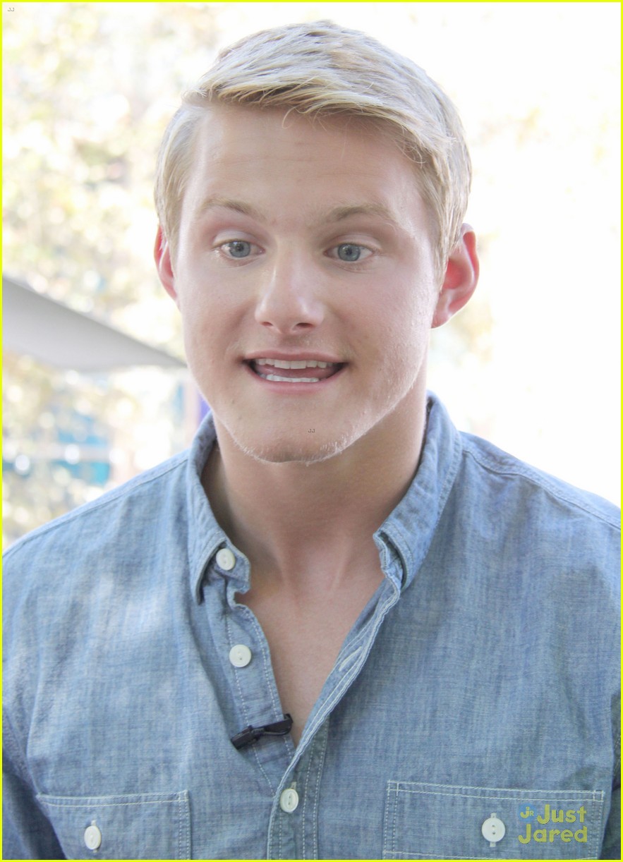 alexander ludwig extra appearance at the grove 15