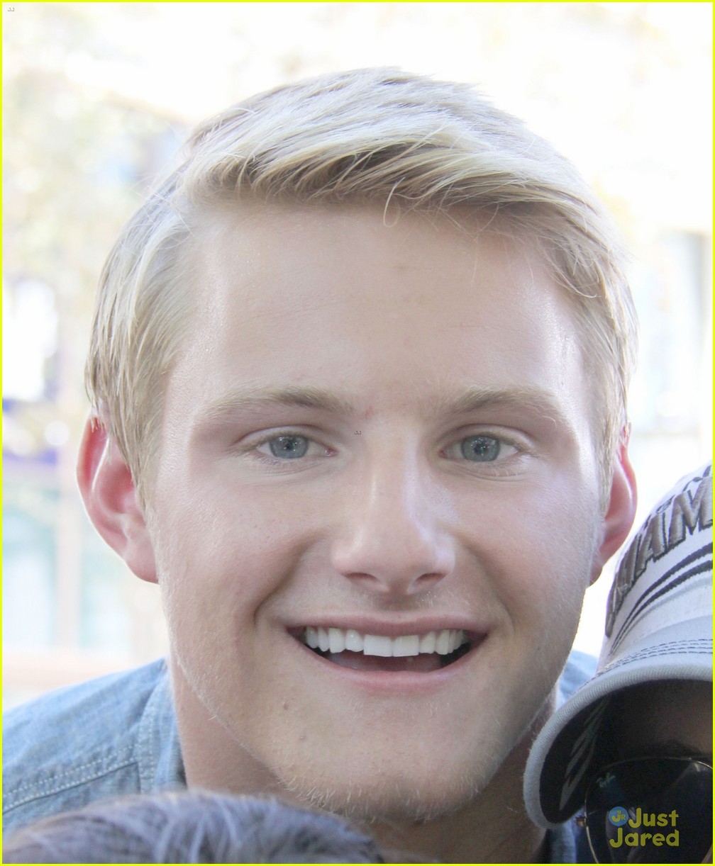 alexander ludwig extra appearance at the grove 16