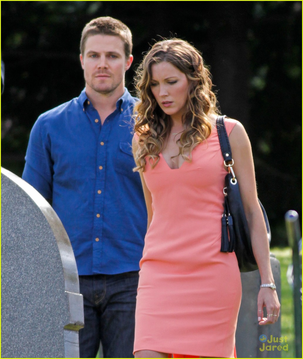 stephen amell katie cassidy arrow filming 06