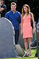 stephen amell katie cassidy arrow filming 01