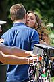 stephen amell katie cassidy arrow filming 15