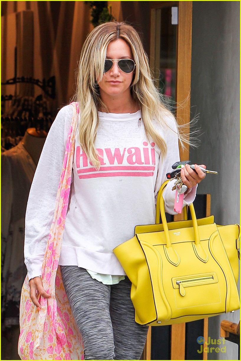 ashley tisdale solo shopping in studio city 02