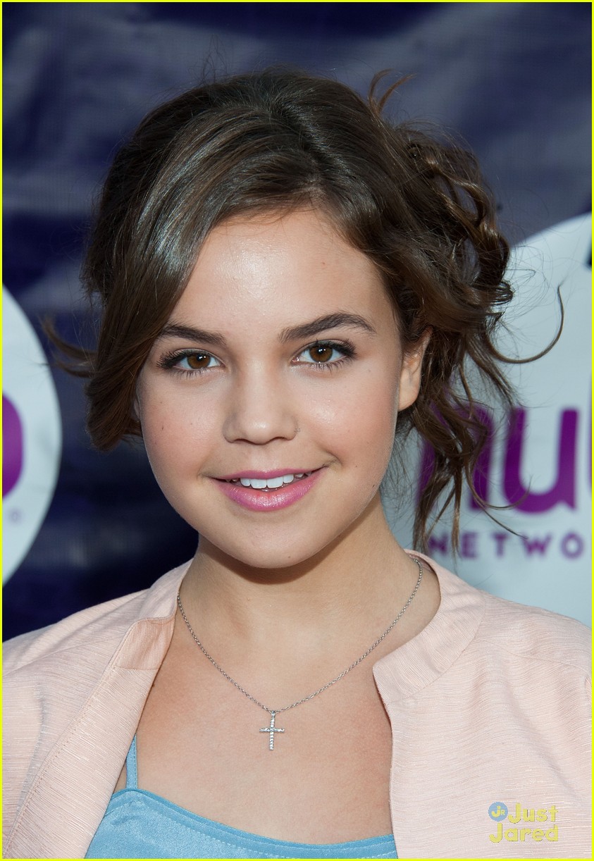 Bailee Madison Pics