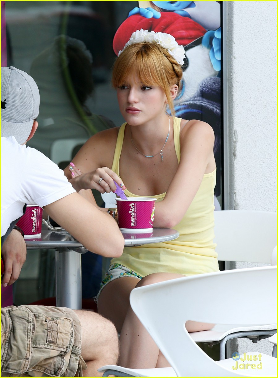 bella thorne stops for frozen yogurt with brother remy 04