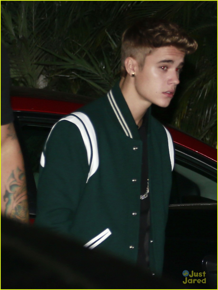 justin bieber attends selena gomez sbirthday party 07