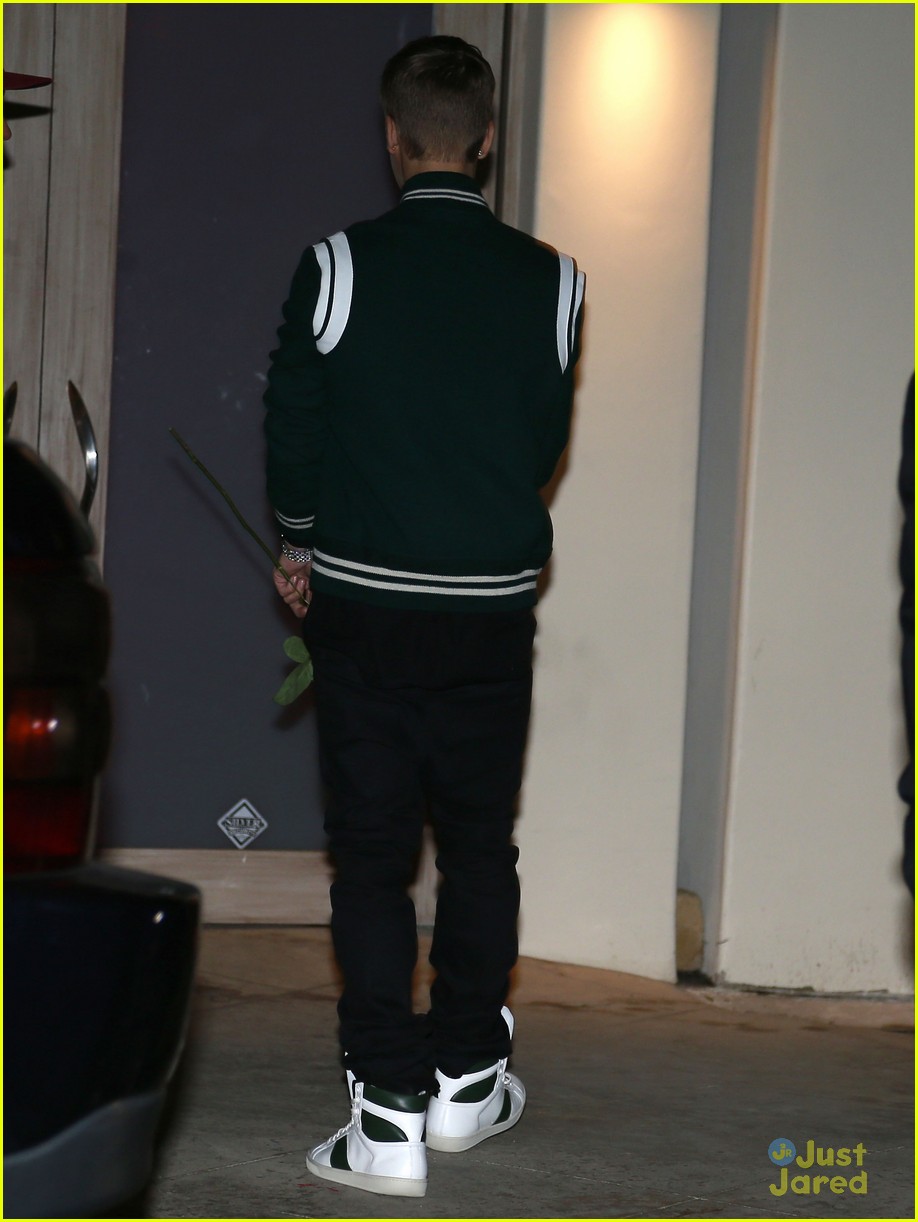 justin bieber attends selena gomez sbirthday party 08