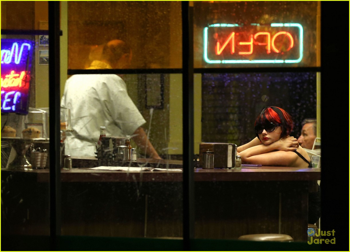 Chloe Moretz 'The Equalizer' Diner Scene Shoot Photo 578561 Photo