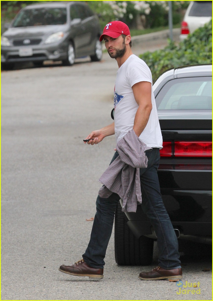 chace crawford steps out in studio city 02