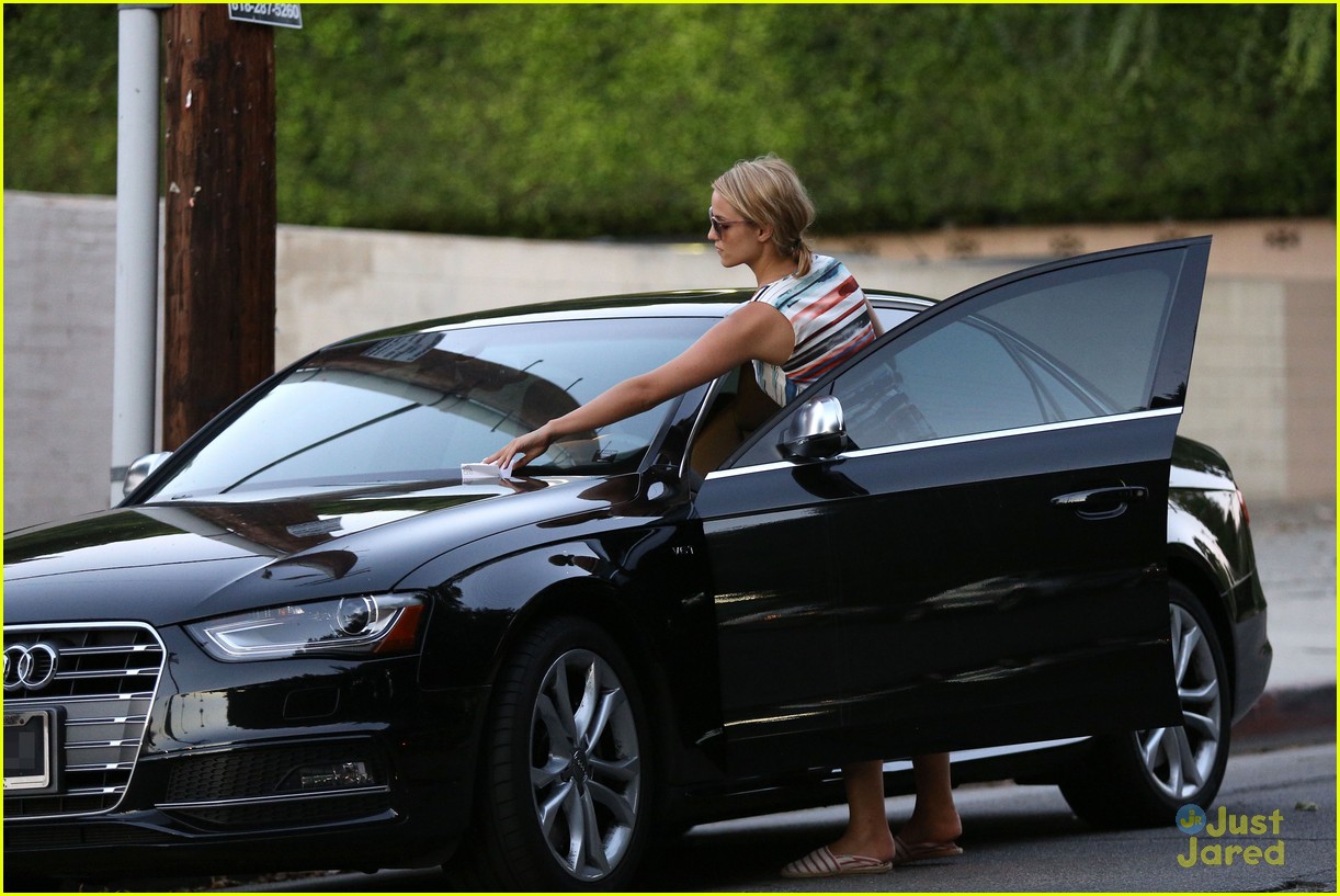 dianna agron visits friends after cory monteith death 30