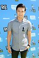 harry shum jr dons ribbon for cory monteith at do something awards 2013 03