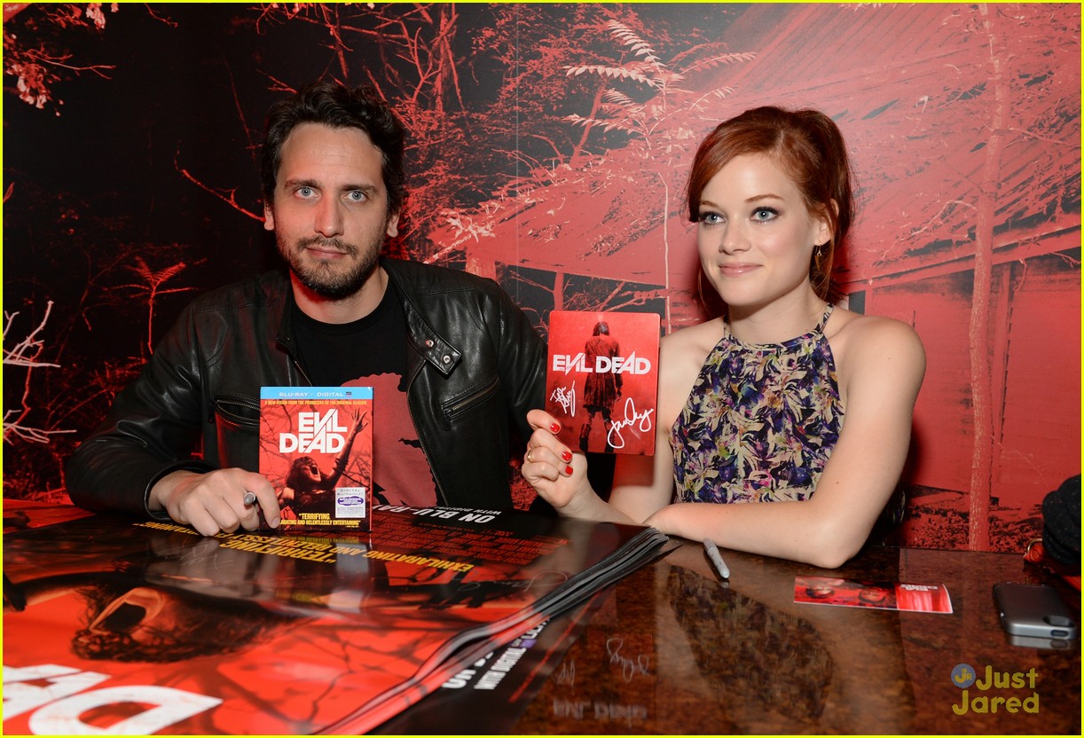 jane levy evil dead bluray sdcc 05