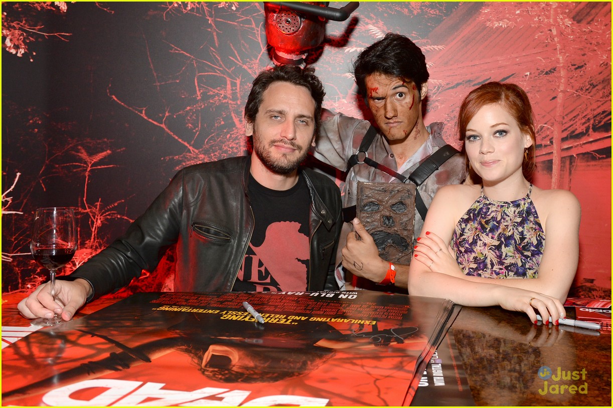 jane levy evil dead bluray sdcc 14