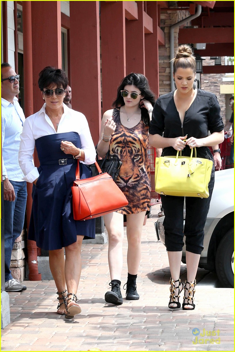 Kylie & Kendall Jenner: Saturday Shopping Sisters: Photo 602994