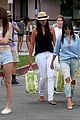 kendall kylie jenner shopping sisters 03