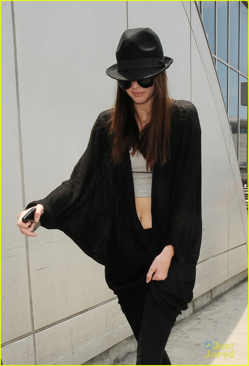 kendall jenner low key lax arrival 07