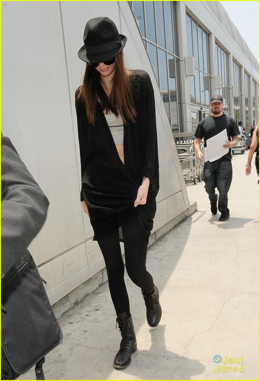 kendall jenner low key lax arrival 09