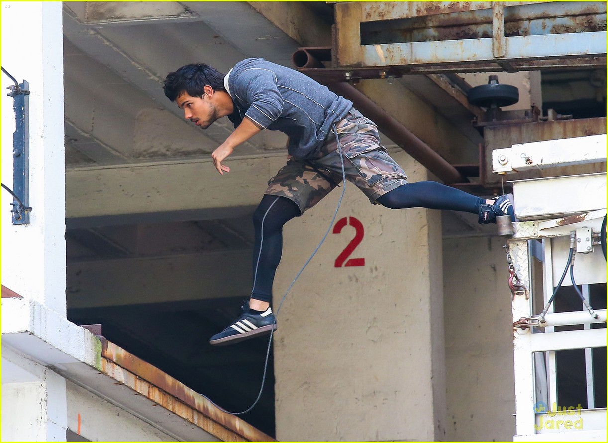 taylor lautner marie avgeropoulos crane tracers 09