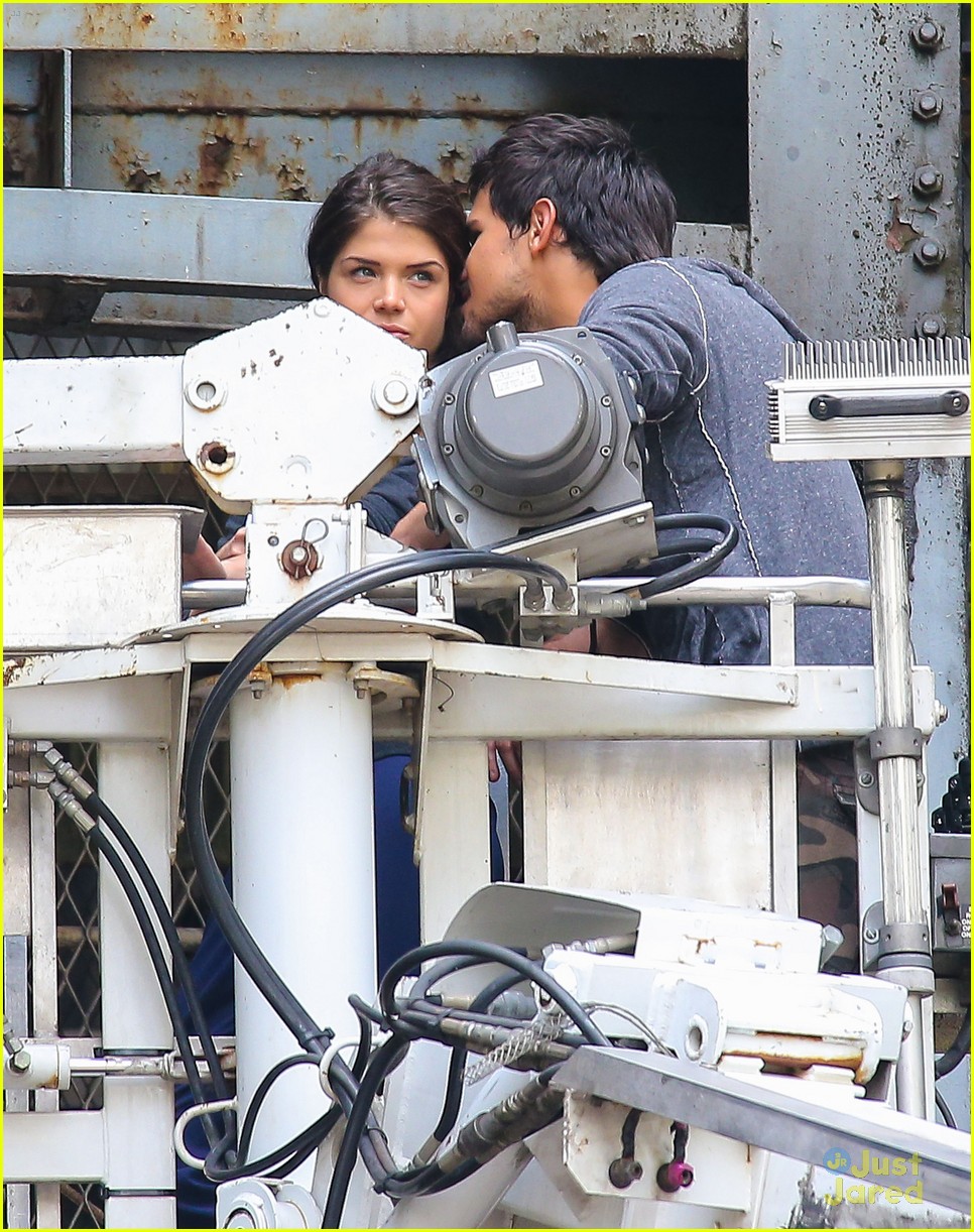 taylor lautner marie avgeropoulos crane tracers 12
