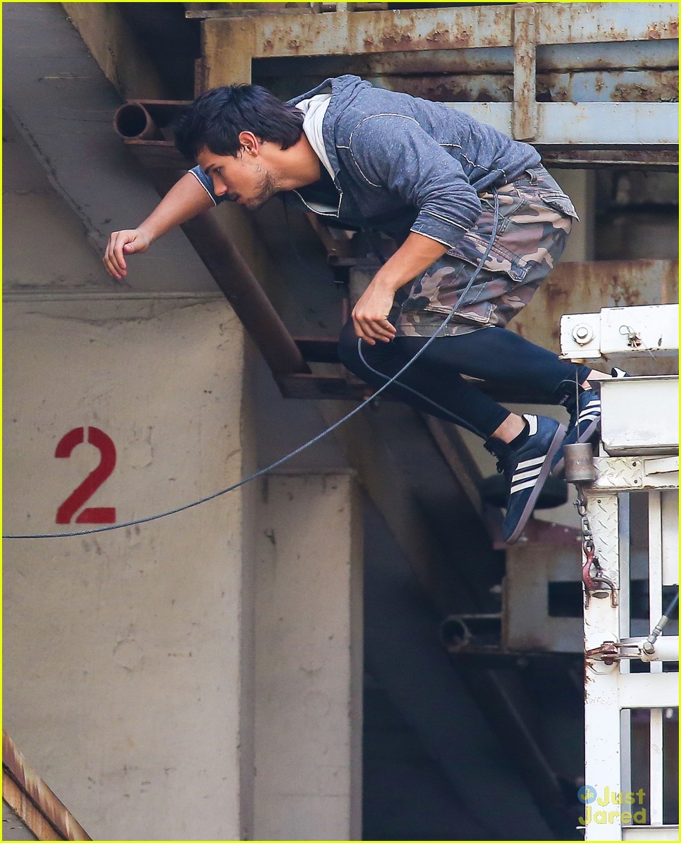 taylor lautner marie avgeropoulos crane tracers 13