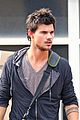 taylor lautner masked man for tracers robbery scene 02