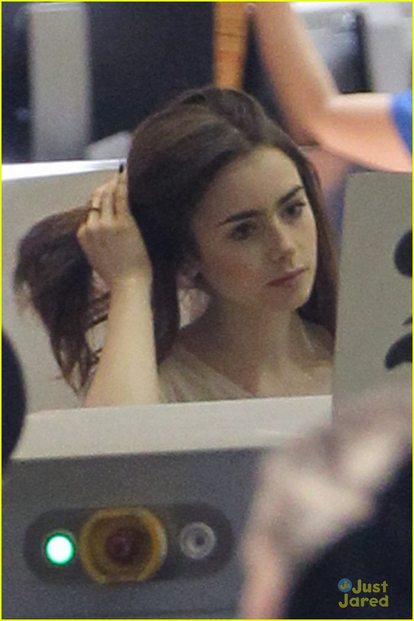 lily collins lax arrival 03