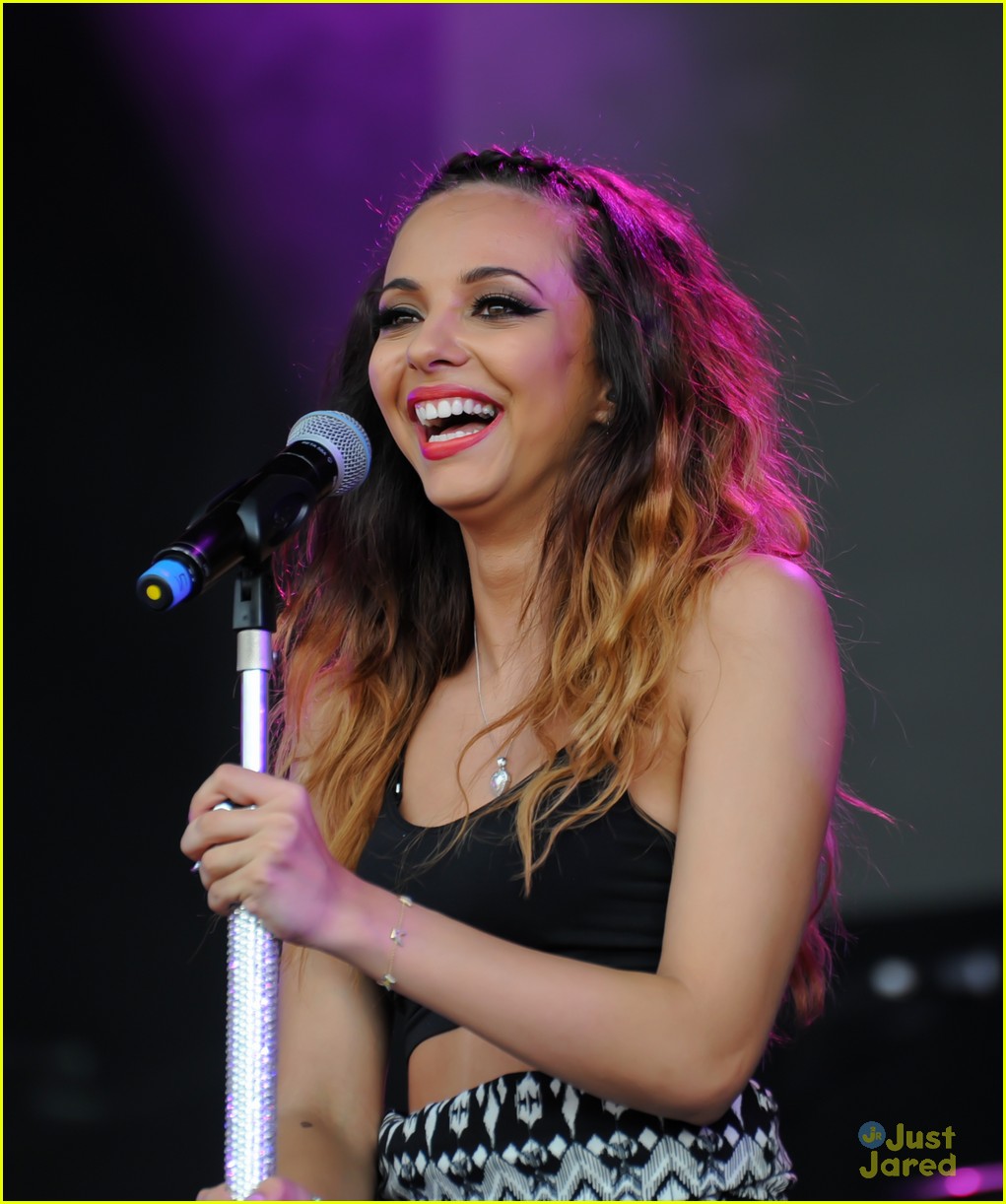 little mix alton towers performers 02