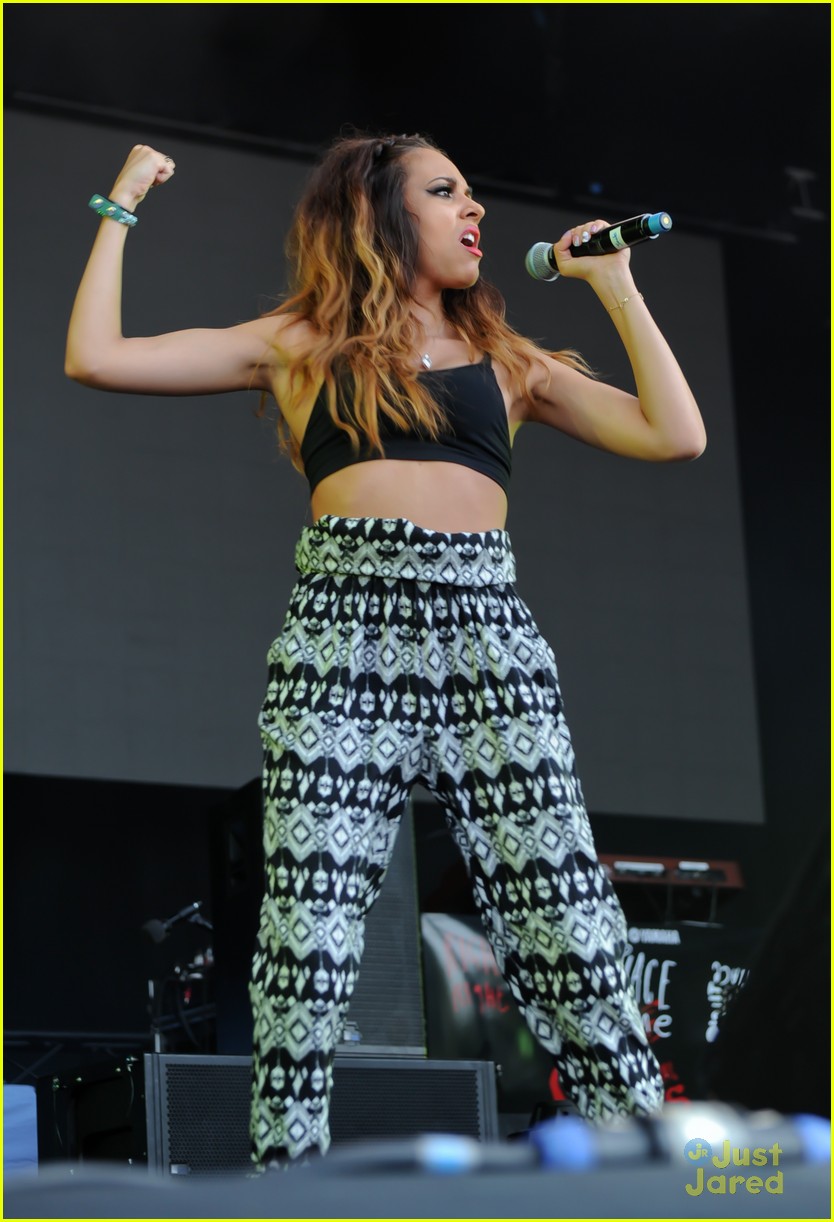 little mix alton towers performers 04