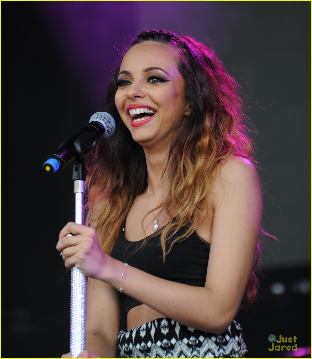 little mix alton towers performers 07