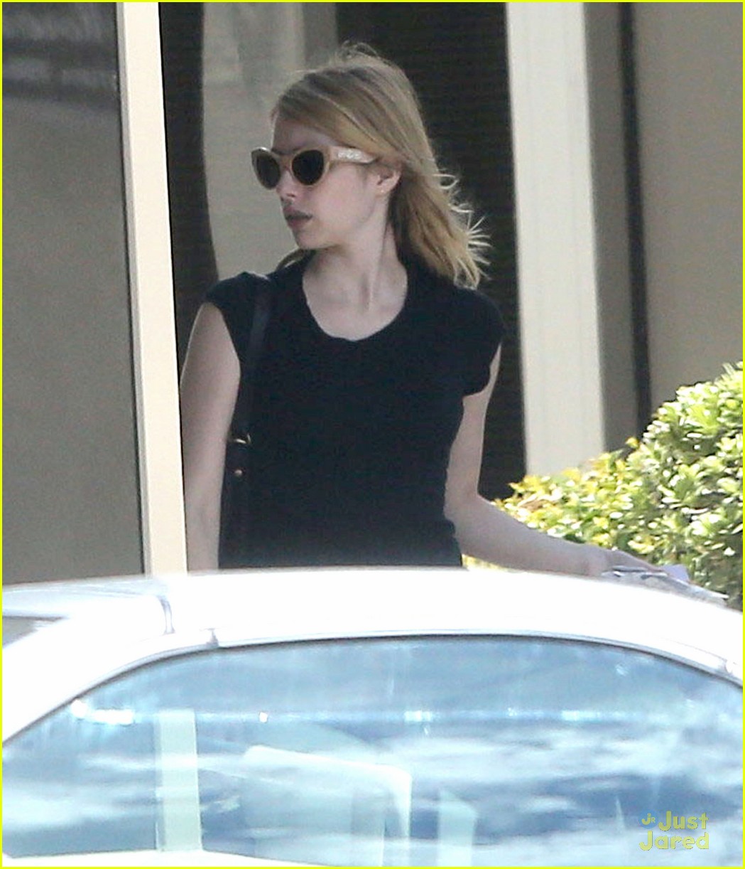 emma roberts visits the doctor 10