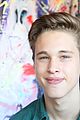 ryan beatty stops by toms in venice beach 09