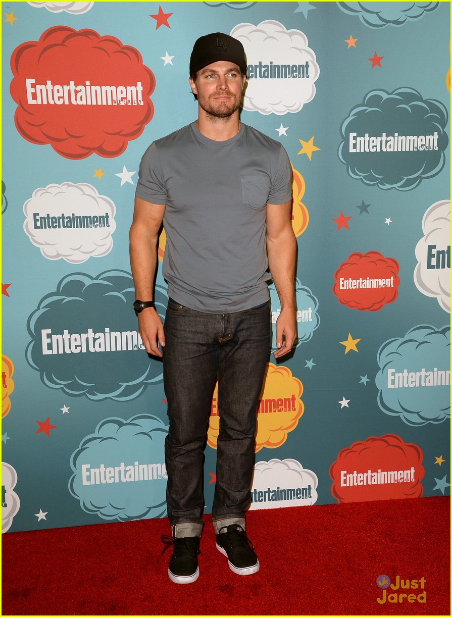 Stephen Amell And Katie Cassidy Ew Comic Con 2013 Party Pair Photo 579289 Photo Gallery 7696