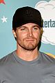 stephen amell katie cassidy ew sdcc 13