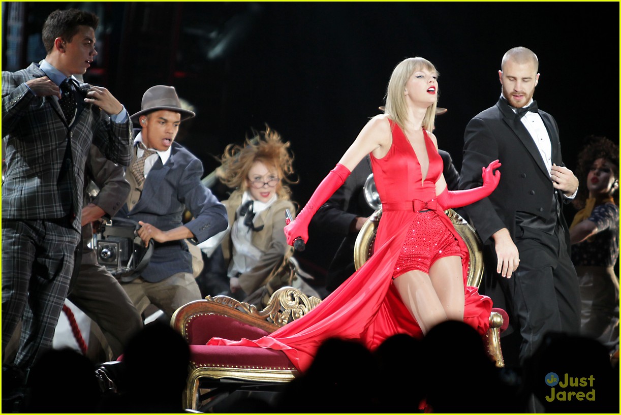 taylor swift vancouver red stop 19