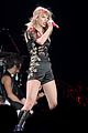 taylor swift vancouver red stop 02