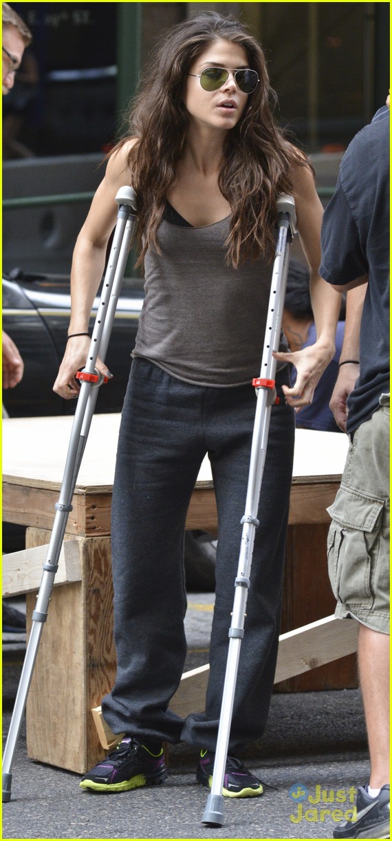taylor lautner marie avgeropoulos tracers filming 07