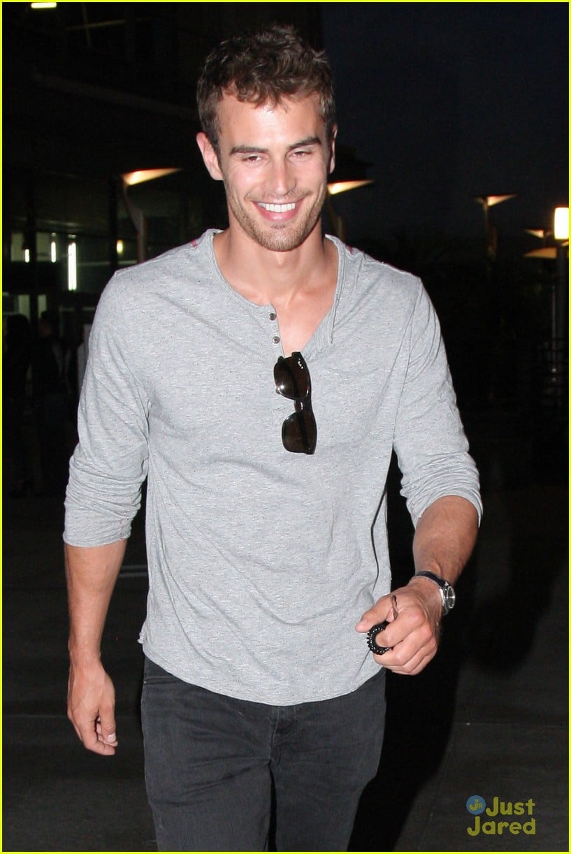 theo james my divergent character has a quiet masculinity 03