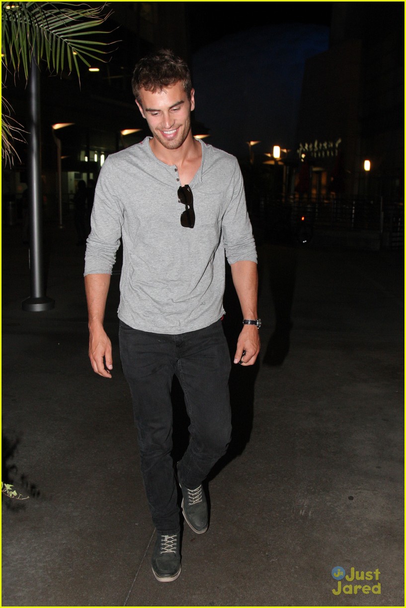 theo james my divergent character has a quiet masculinity 05